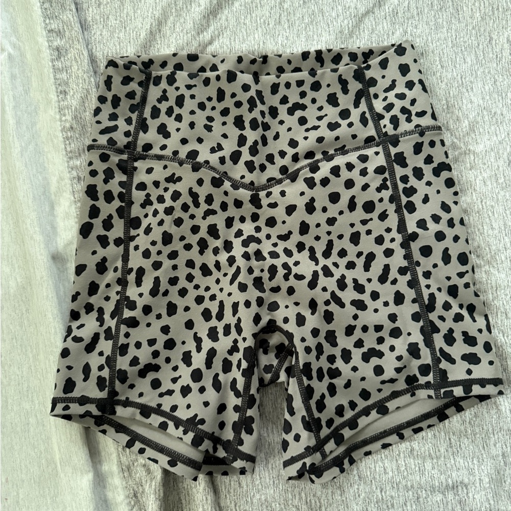 Balance athletic snow leopard short
